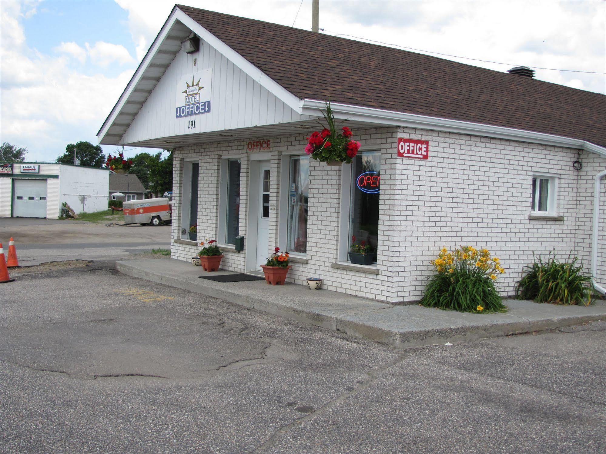 Lincoln Motel 스터전폴스 외부 사진