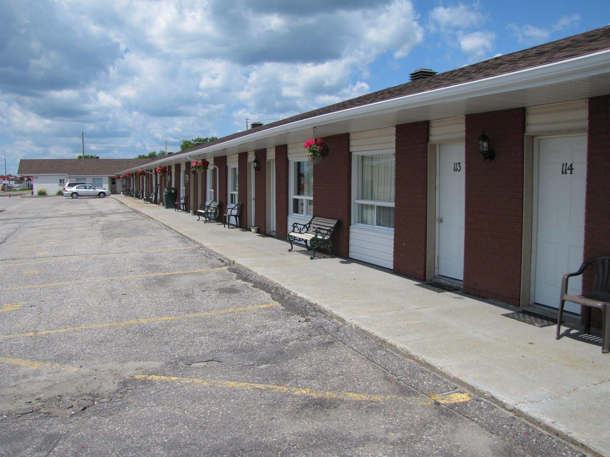 Lincoln Motel 스터전폴스 외부 사진