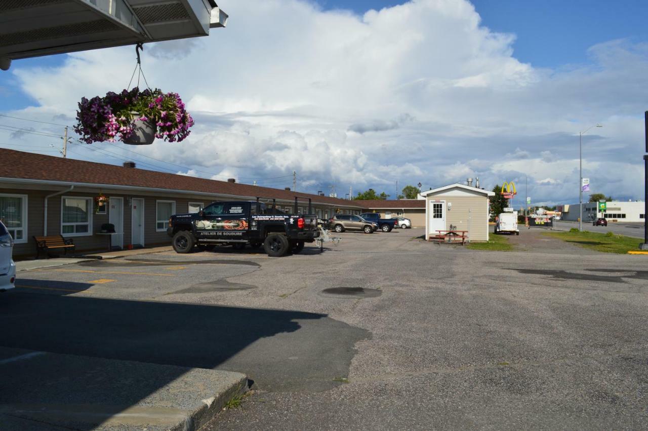 Lincoln Motel 스터전폴스 외부 사진
